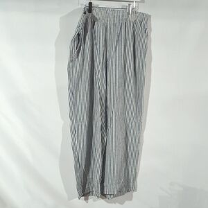 Old Navy Women's Black and White Striped Wide Leg Pants